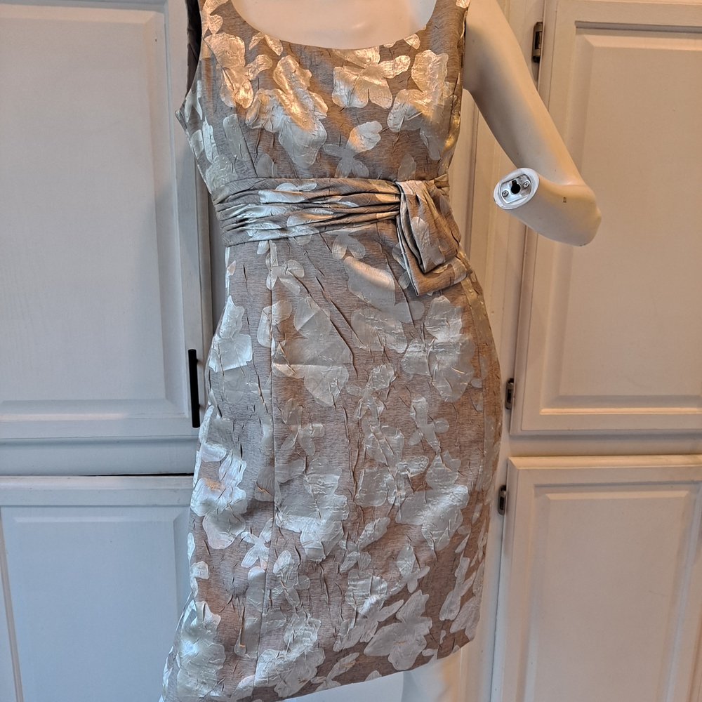 Jones New York Formal Metallic Gold Tan Floral Sleeveless Dress